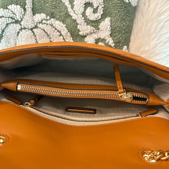 Tory Burch - Picture 2 of 5